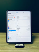Load image into Gallery viewer, iPad Pro 12.9-inch M2 | Wi-Fi + Cellular | 256gb - Space Grey (Pre-owned)
